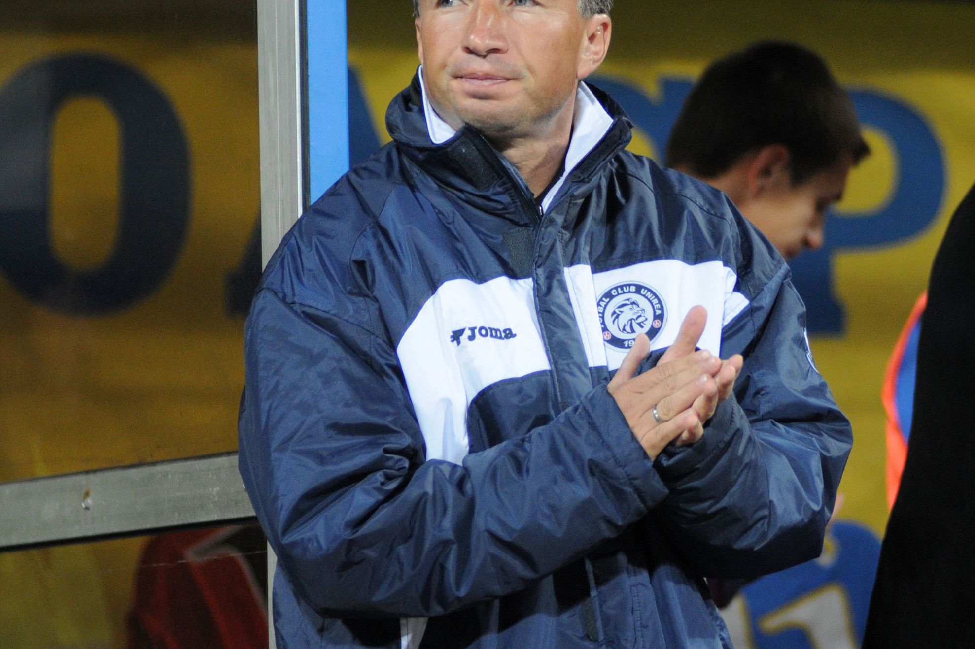 Dan Petrescu: Trebuie să câştigăm meciuri şi să ne calificăm!