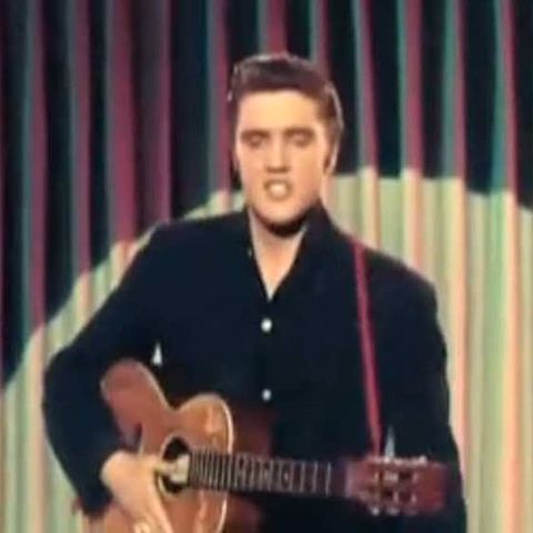 O şuviţă din părul lui Elvis te poate costa 15.000 de dolari