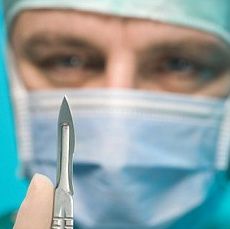 Bisturiul care detectează cancerul şi înlătură celulele tumorale, inventat de germani 