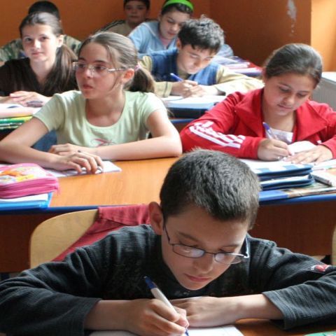 Cele mai multe note la purtare sunt scăzute din cauza absenţelor nemotivate