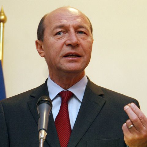 Bursa zvonurilor: Băsescu pentru România, sloganul preşedintelui în campanie