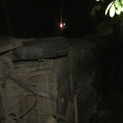 Trei tineri au căzut cu maşina într-un şant din Drobeta Turnu Severin 