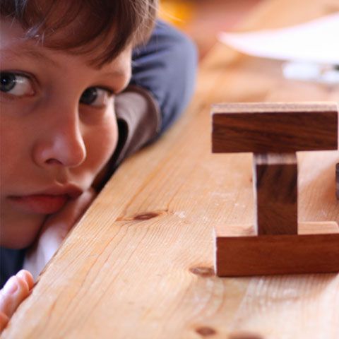 Table interactive şi jucării "inteligente", la târgul de materiale educaţionale din Capitală