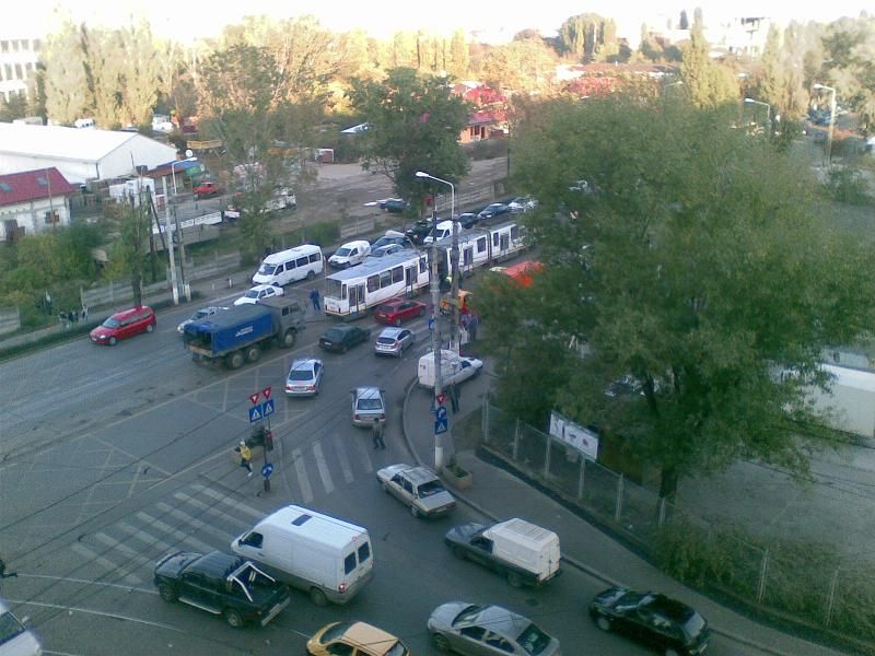 Trafic blocat în Capitală din cauza unui tramvai care a deraiat