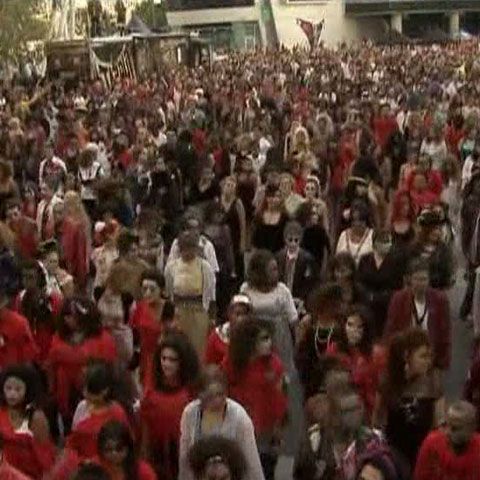 16.000 de oameni din 300 de oraşe au dansat simultan pe melodia Thriller. VEZI VIDEO