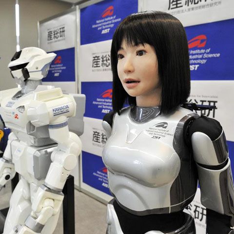 Specimene ciudate din lumea roboţilor: sensibilul, fotomodelul şi actorul