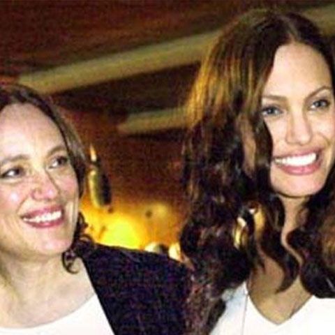 La 16 ani, Angelina Jolie s-a culcat cu iubitul mamei sale