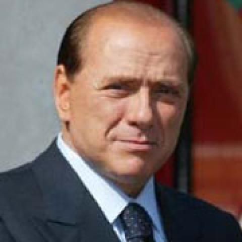 Silvio Berlusconi a făcut o formă uşoară de scarlatină