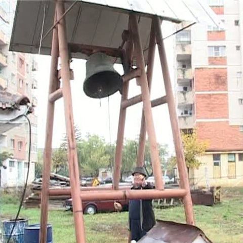 Criza economică atinge şi bisericile: cantorii şi clopotarii intră în şomaj