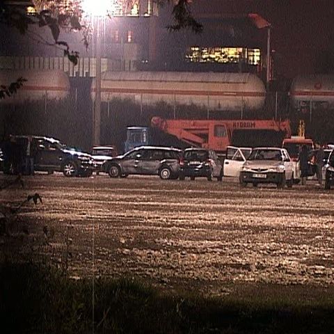 Un şofer a lovit trei maşini când şi-a recuperat vehiculul ridicat de poliţie 