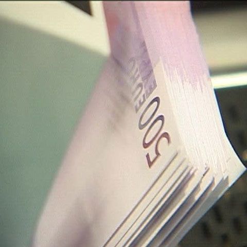 Cursul de referinţă a urcat la 4,3079 lei/euro, maximul ultimelor opt luni şi jumătate