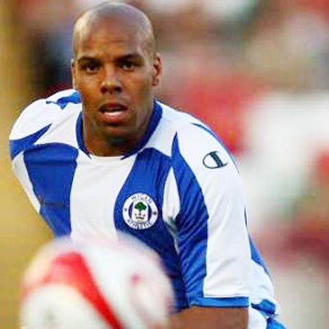 Un fotbalist din prima ligă engleză, condamnat la 18 luni de închisoare şi concediat, după ce bătut o femeie