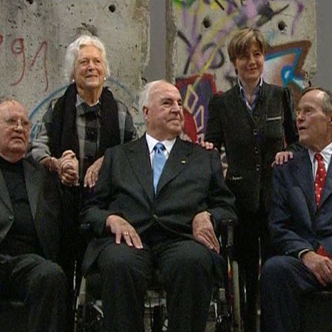George Bush, Mihail Gorbaciov şi Helmut Kohl s-au întâlnit la Berlin 