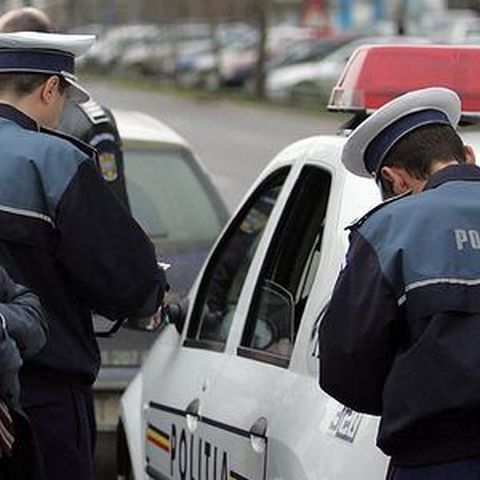 Un tânăr are patru dosare penale pentru că a condus fără permis 