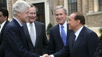 Clinton şi Berlusconi, implicaţi în scandaluri de presă