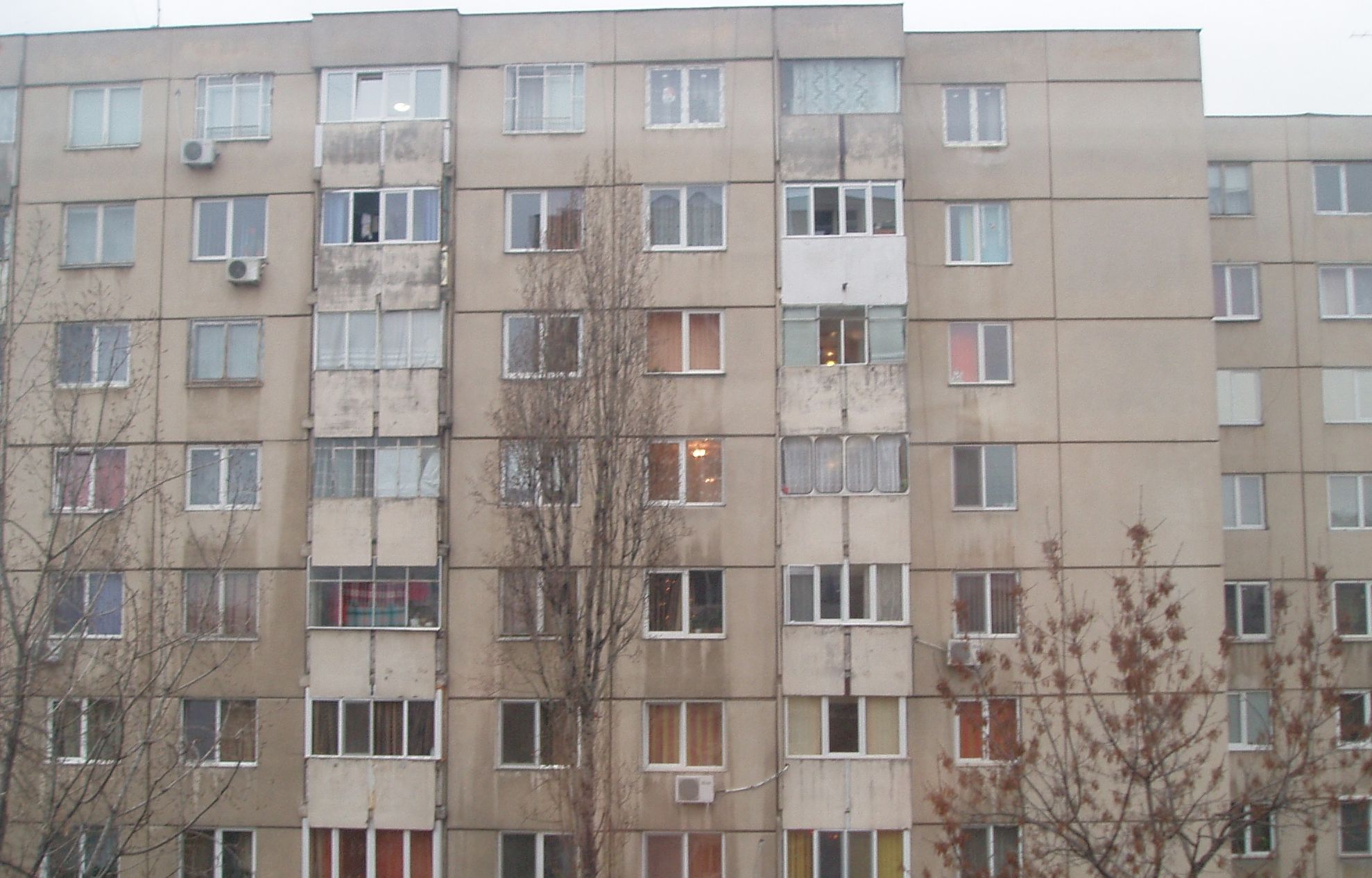 Administratorii de bloc folosesc banii colectaţi de la mehedinţeni, în interes personal