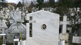 UE interzice bocetele la înmormântări, iar persoana decedată trebuie să poarte haine biodegradabile