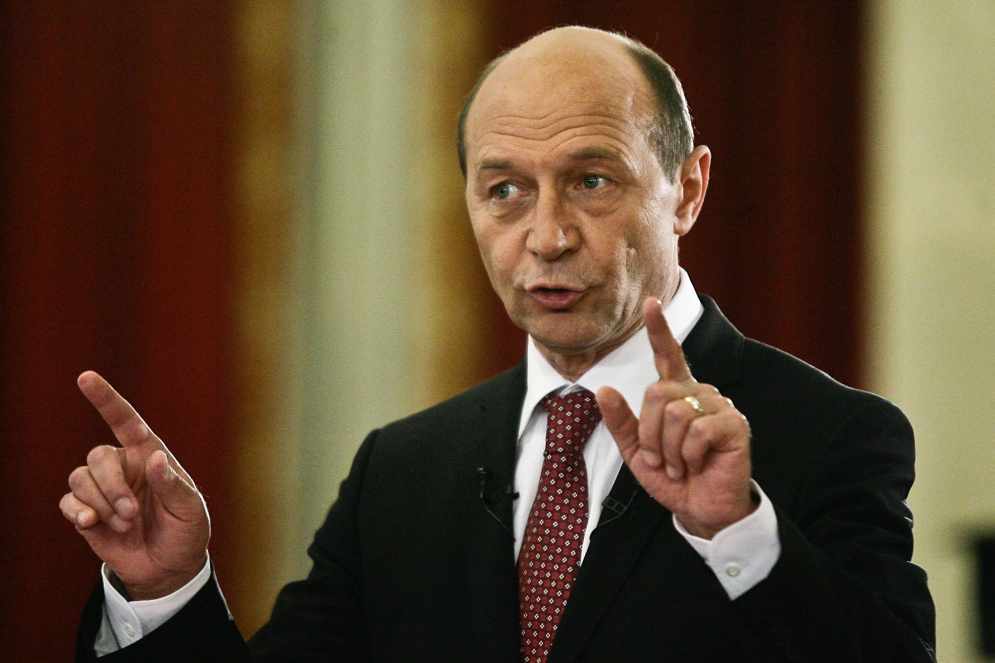 Băsescu: Nu am cerut voturile niciunui politician. Voturile nu se tranzacţionează