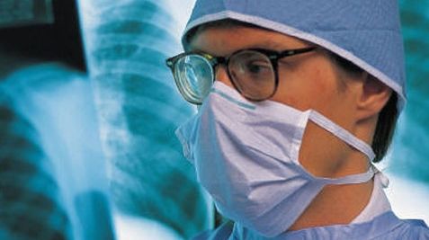 Ministerul Sănătăţii caută soluţii pentru cei 1.400 de rezidenţi care au rămas fără posturi