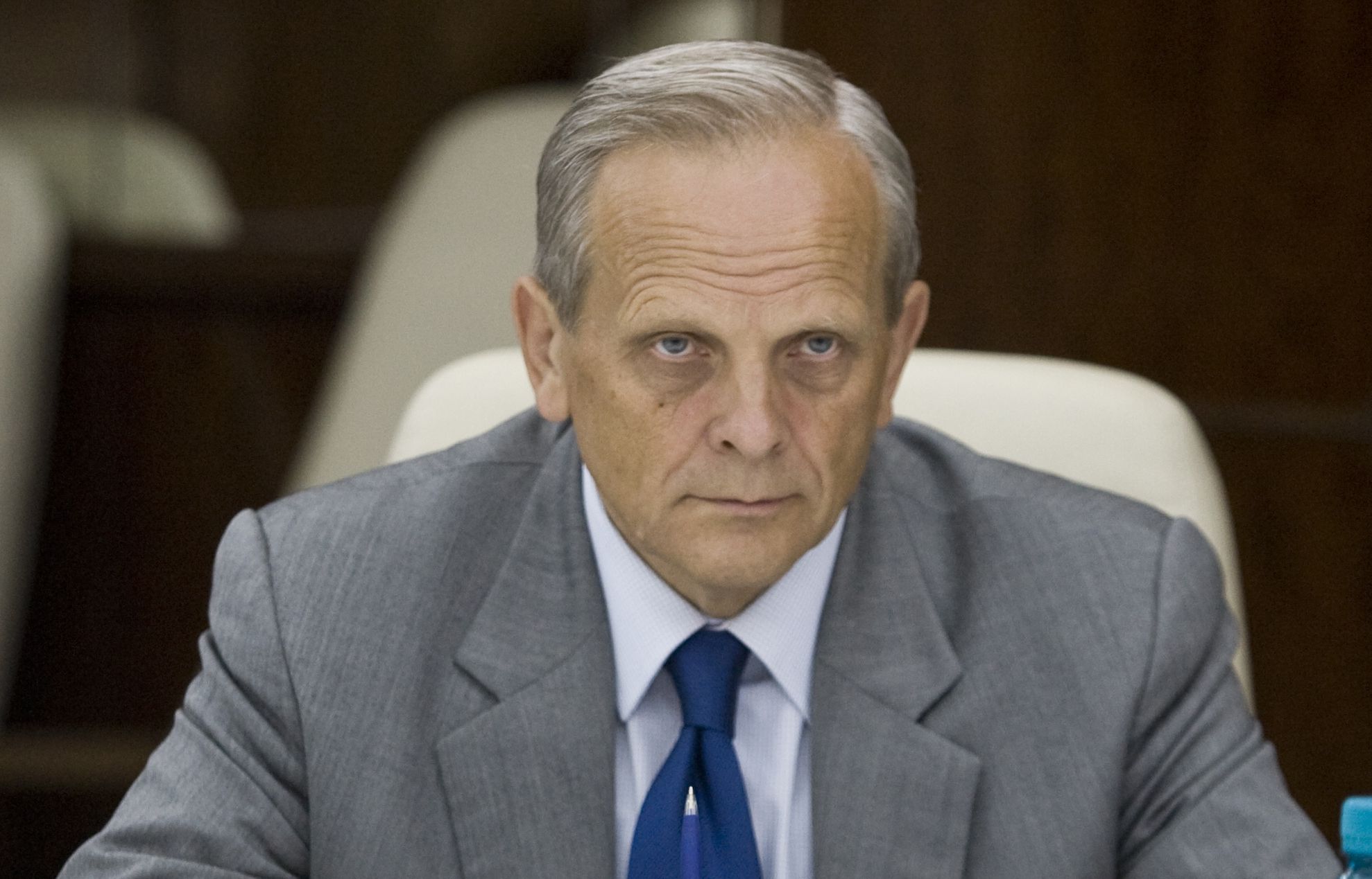 Stolojan: Desemnarea lui Cioloş reprezintă o victorie a României şi a lui Traian Băsescu