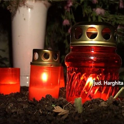 Mii de credincioşi din Ardeal au sărbătorit Luminaţia, noaptea în care sunt pomeniţi morţii