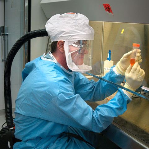 40 de turişti, români şi străini, diagnosticaţi cu gripă porcină la Sinaia