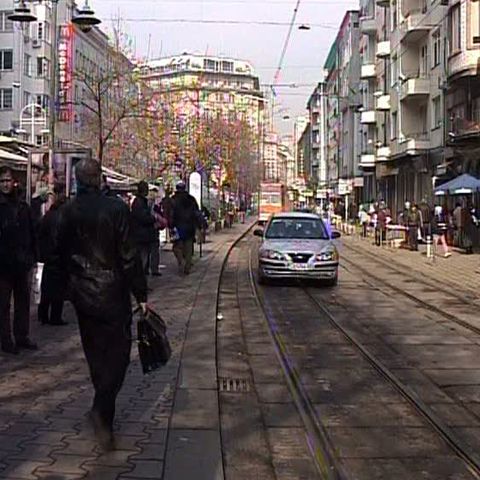 Un nou "sport" cu potenţial mortal e popular în Bulgaria: ruleta rusească rutieră!