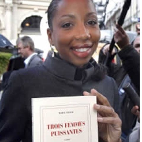 Premiul Goncourt i-a fost atribuit scriitoarei Marie NDiaye, pentru romanul "Trei femei puternice"