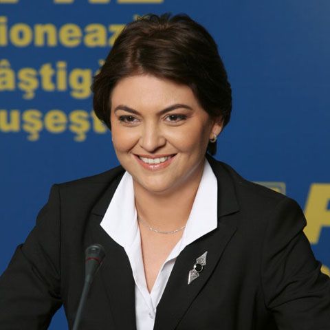 REALITATEA.NET vă prezintă candidatele la funcţia de prima doamnă a României