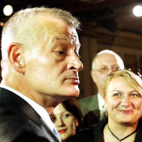 Oprescu, campanie electorală sub ferestrele Papei