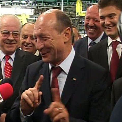 Băsescu: Îi asigur pe parlamentari că nu vor avea un Guvern pe care să-l manevreze Iliescu, Voiculescu şi Hrebenciuc