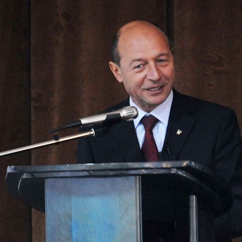 Traian Băsescu la Realitatea FM: Vă garantez că se vor plăti pensiile şi salariile