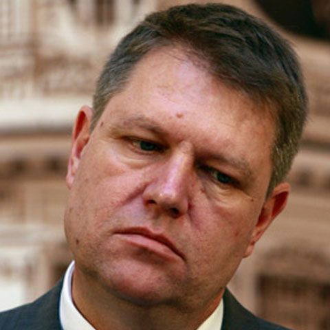 Legea îi interzice lui Johannis să fie premier, potrivit evz.ro