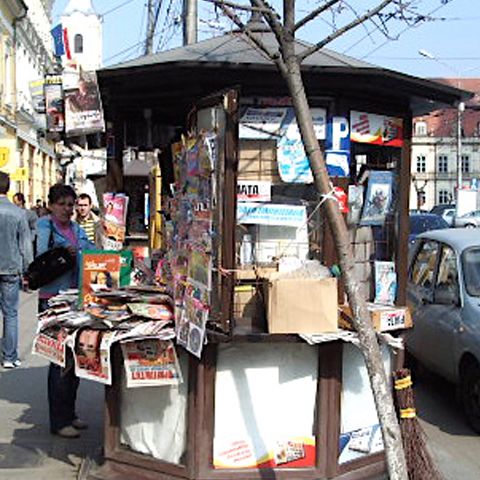 Guvernul a căzut pe versuri, titrează presa de joi 