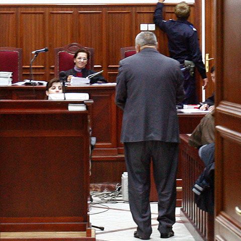 Şeful Secţiei penale a Tribunalului Prahova a fost reţinut de DNA pentru luare de mită
