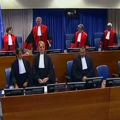 Tribunalul Penal Internaţional a decis ca Radovan Karadzic să fie reprezentat de un avocat 