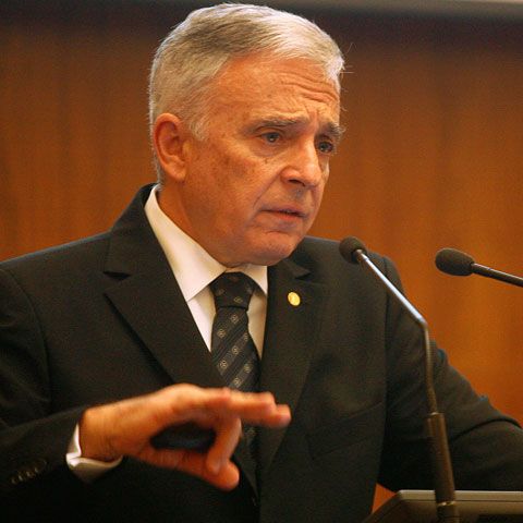 Isărescu: Nominalizarea lui Liviu Negoiţă pentru funcţia de premier este "o alegere bună"
