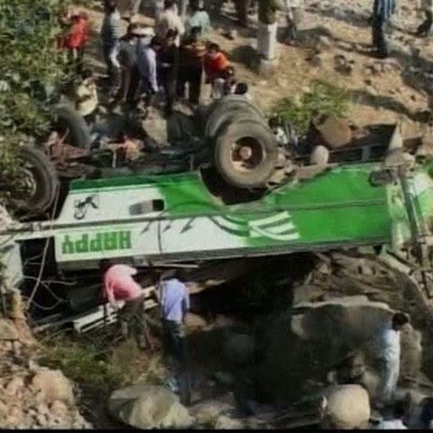 34 de oameni au murit într-un accident rutier în nordul Indiei