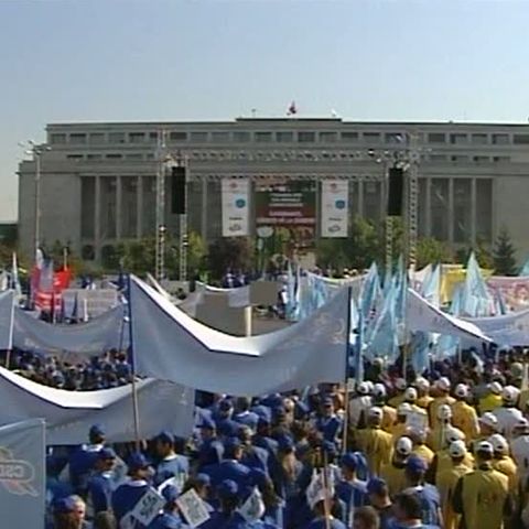 Sindicaliştii au anunţat că anul acesta vor fi disponibilizaţi 9.000 de bugetari 