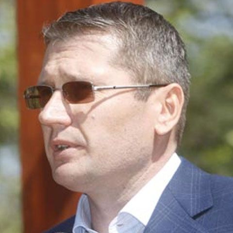Negoiţă prezintă luni guvernul: 14 miniştri, susţinuţi doar de PD-L şi de parlamentarii independenţi