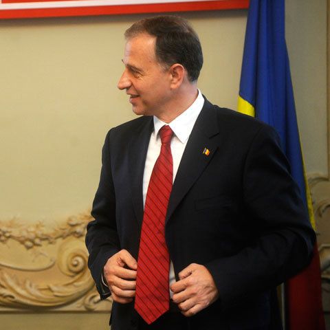 INSOMAR: Geoană - 32%, Băsescu - 31%, Antonescu - 18%