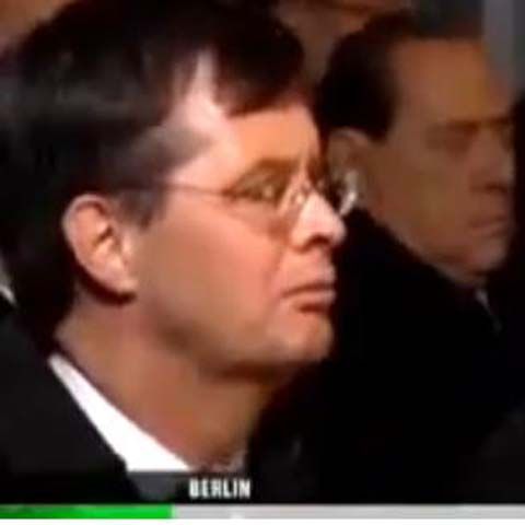 Berlusconi a adormit la Berlin, în timpul discursului lui Medvedev - VEZI VIDEO 