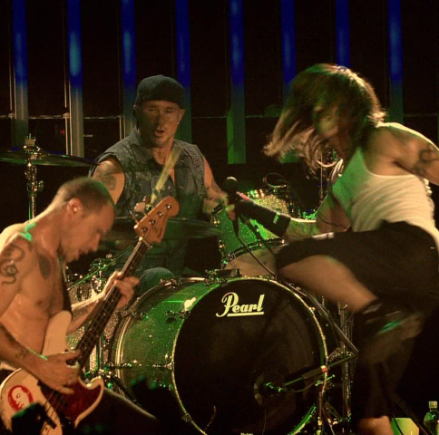 Red Hot Chili Peppers urcă pe scenă în ianuarie 2010
