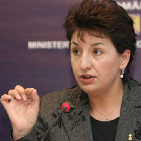 Sulfina Barbu i-a cerut lui Geoană să convoace de urgenţă conducerea Parlamentului