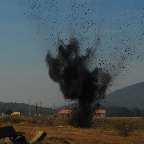 Cel puţin o persoană a murit în urma unei explozii la un depozit militar din Rusia 