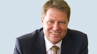 Primarul Sibiului, Klaus Johannis, s-a întâlnit la Bucureşti cu Geoană şi Antonescu