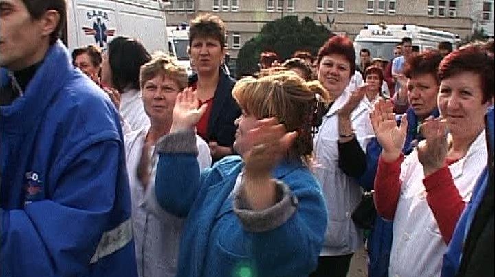 Angajaţii Spitalului CFR 2 din Capitală au protestat astăzi, nemulţumiţi că serviciul de ambulanţă va fi desfiinţat
