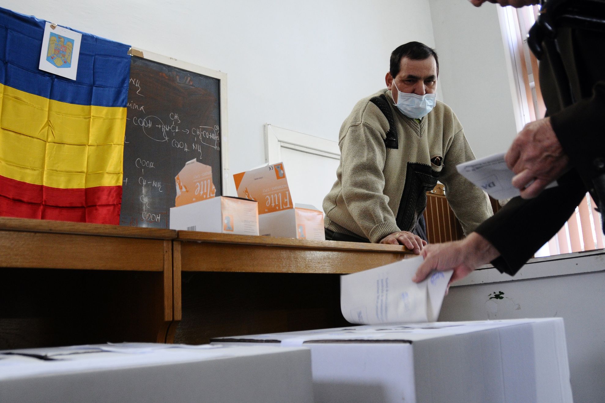 Incidente după închiderea secţiilor de votare