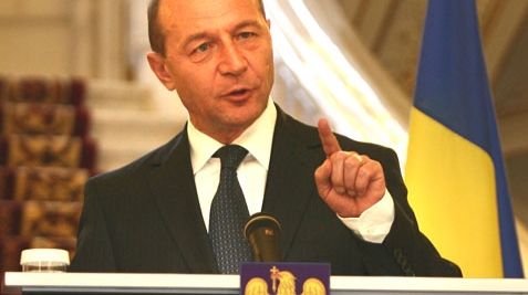 Traian Băsescu a dat în judecată \"Gardianul\" şi pe Dinu Patriciu. Primul termen e în aprilie 2010