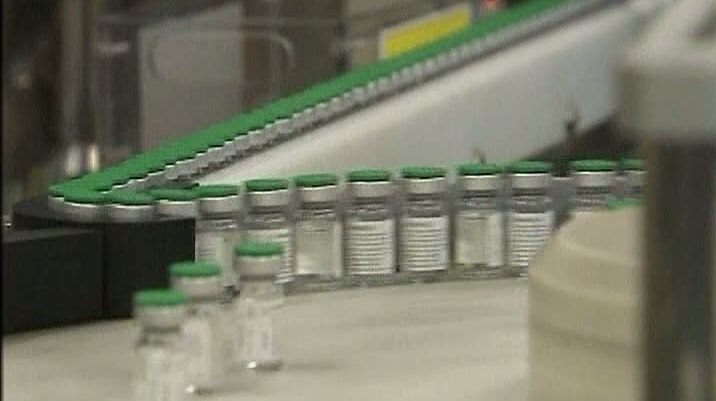 Vaccinul contra gripei noi a devenit un subiect controversat în clipa în care s-a pus problema importării